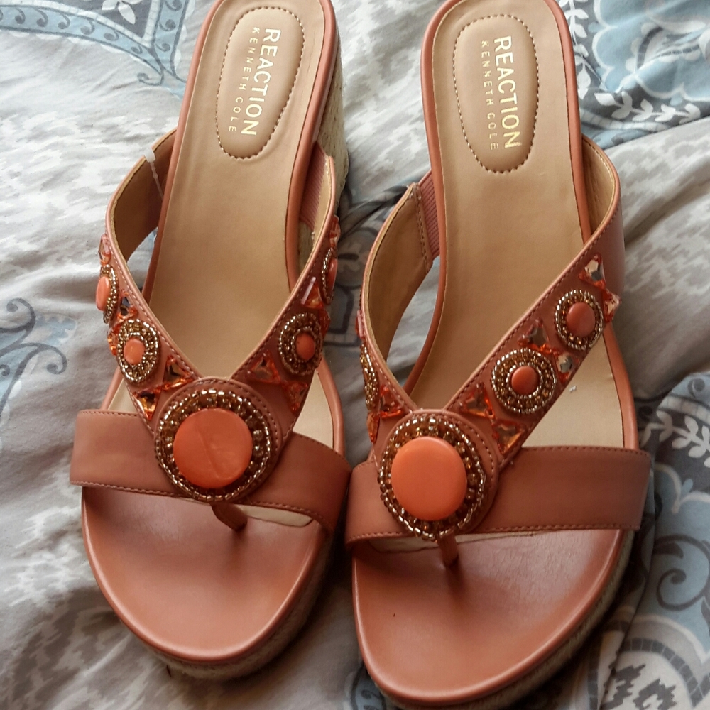 NWT Reaction Kenneth Cole 8.5 Woman's Coral Wedge Heel with Jewls